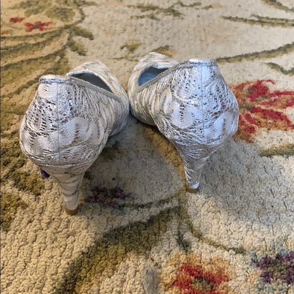 Heels - Picture 3 of 3